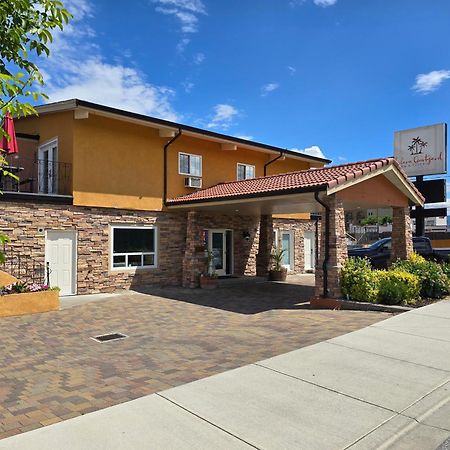 Sahara Courtyard Inn & Suites Osoyoos Exterior foto