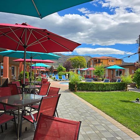 Sahara Courtyard Inn & Suites Osoyoos Exterior foto