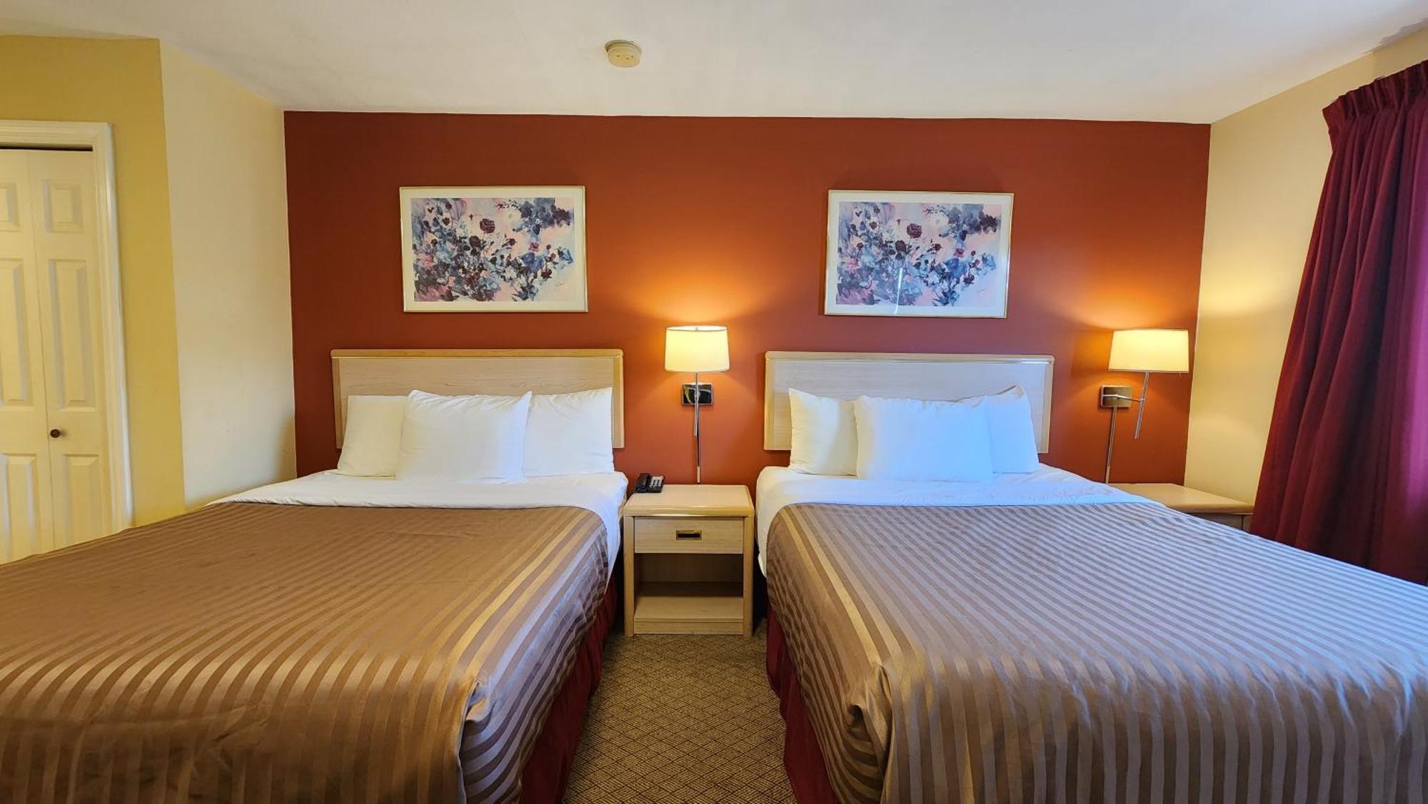 Sahara Courtyard Inn & Suites Osoyoos Exterior foto