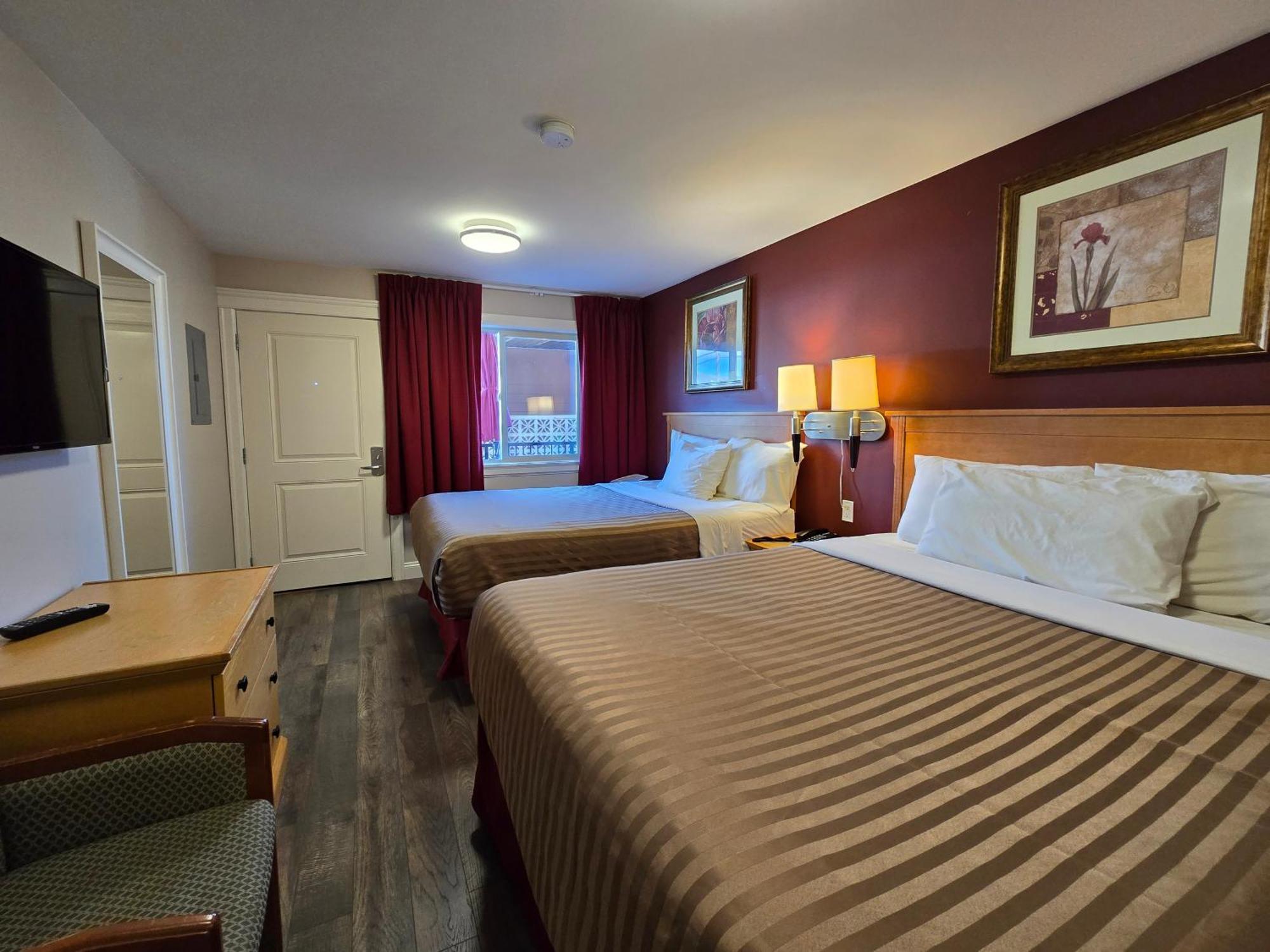 Sahara Courtyard Inn & Suites Osoyoos Exterior foto