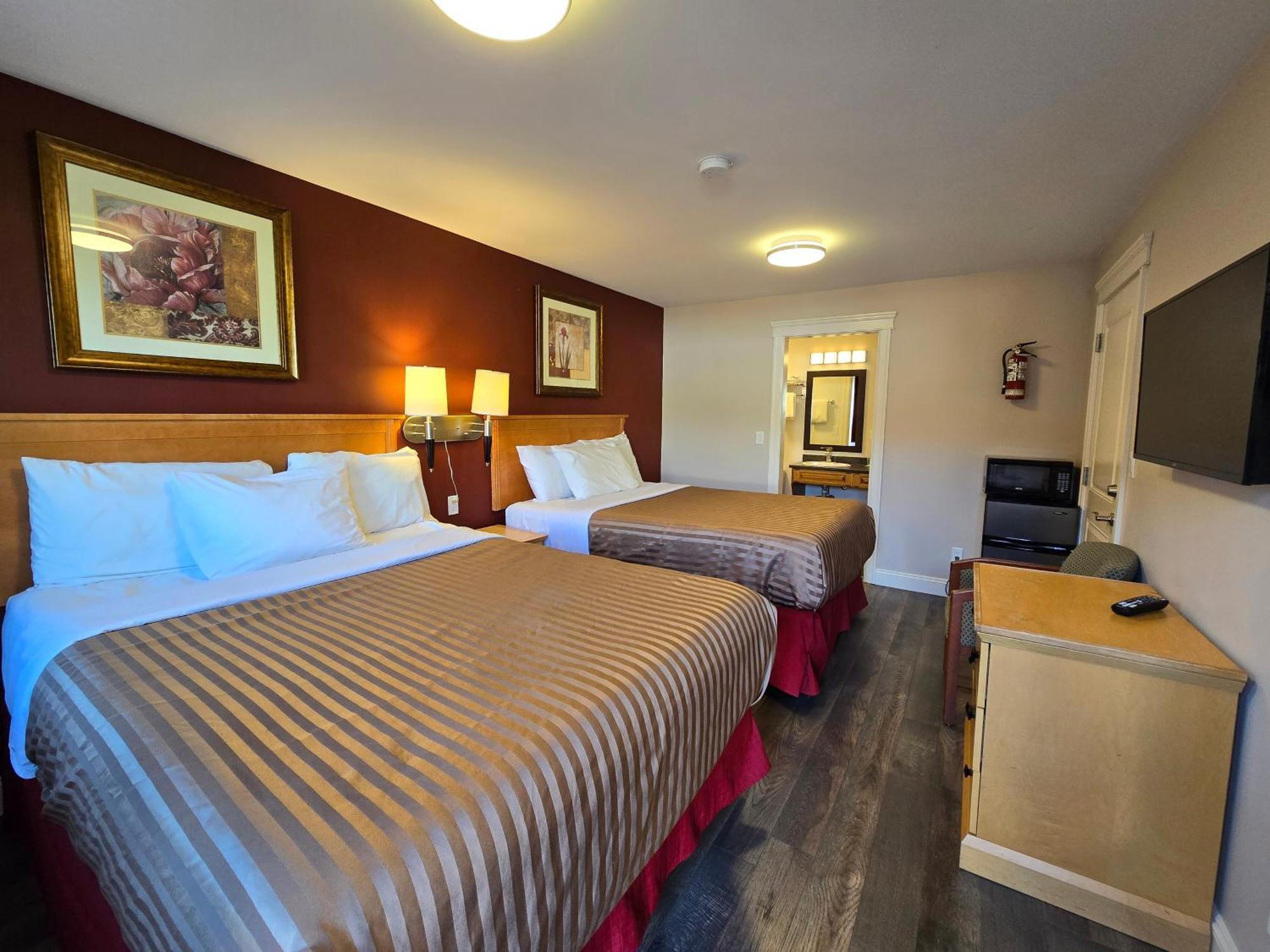 Sahara Courtyard Inn & Suites Osoyoos Exterior foto