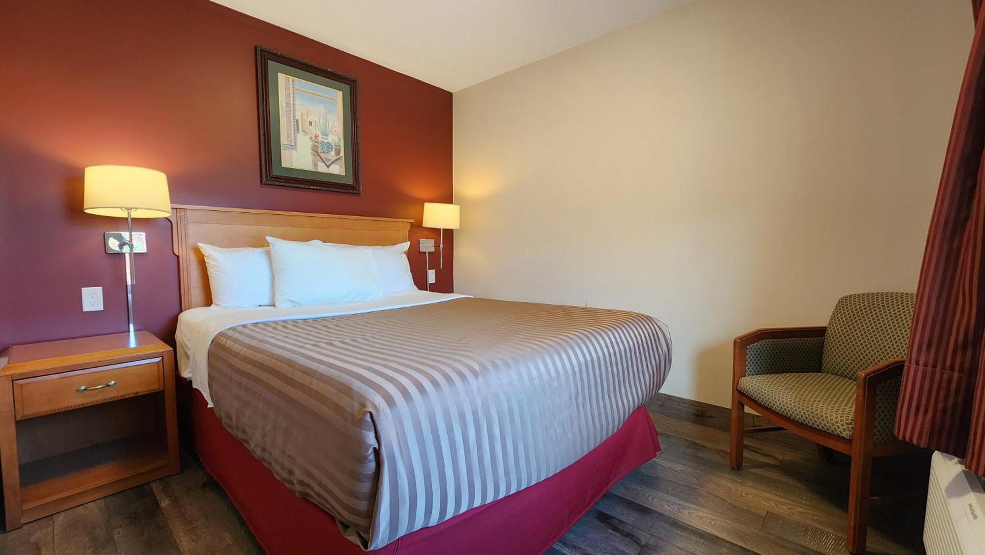 Sahara Courtyard Inn & Suites Osoyoos Exterior foto