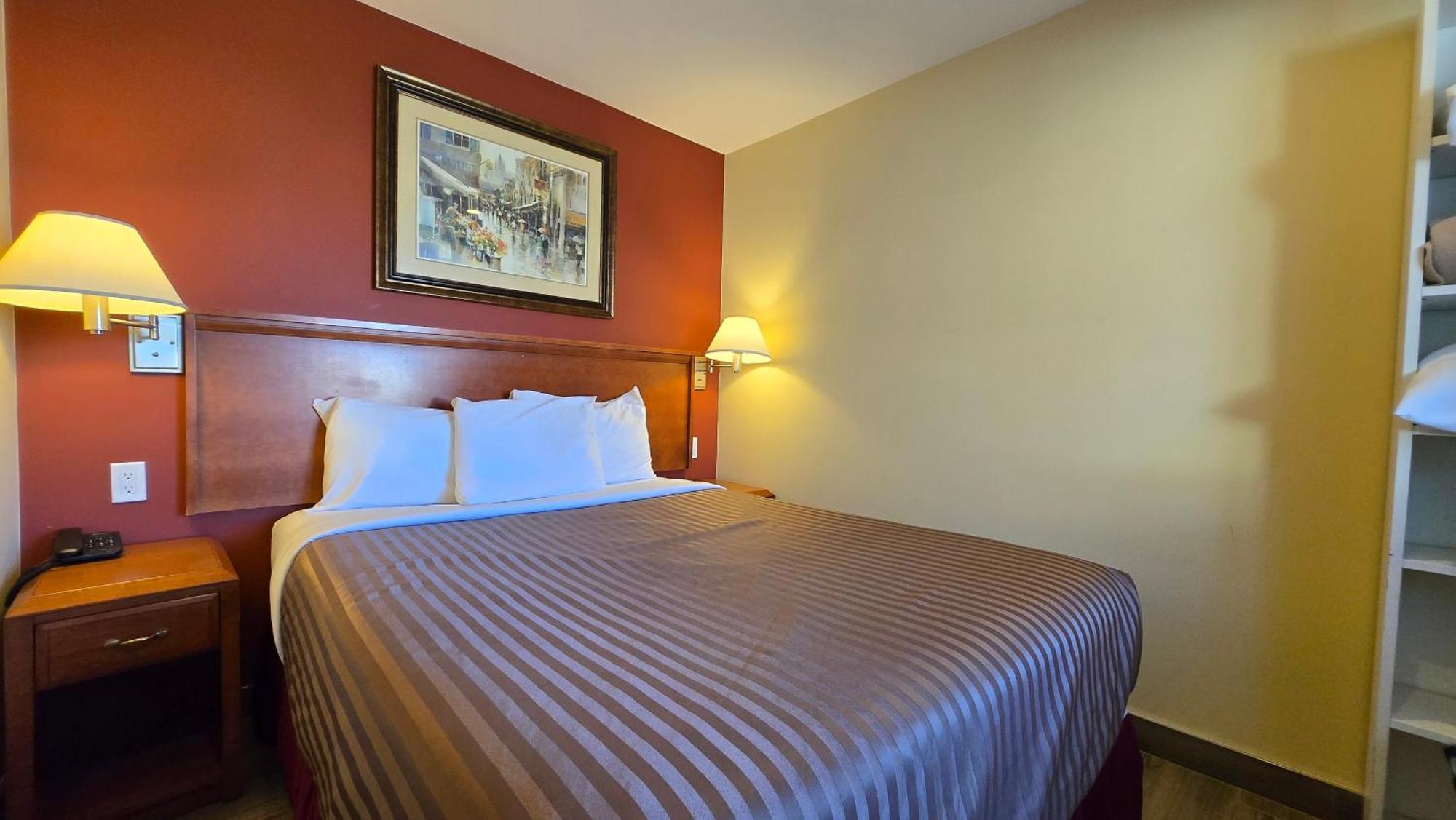 Sahara Courtyard Inn & Suites Osoyoos Exterior foto